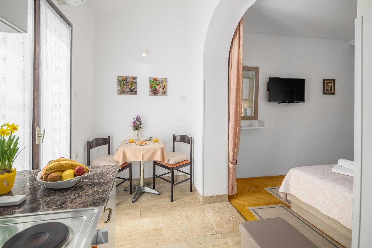 Apartments Villa Katana Пореч Екстериор снимка